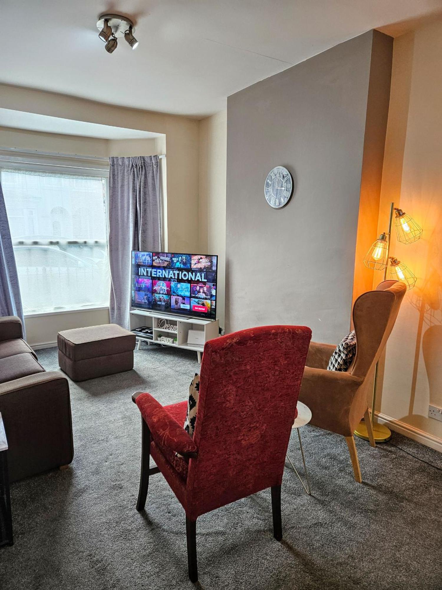 3 Bedroom-5 Beds Newland Ave King'S Palace Leisure-Contractor-Heart Of Hull Amenities Kingston upon Hull Exterior foto